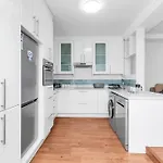 Coastal Comfort 2-Bedroom In Mouille Point
