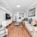 Coastal Comfort 2-Bedroom In Mouille Point