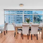 Coastal Comfort 2-Bedroom In Mouille Point