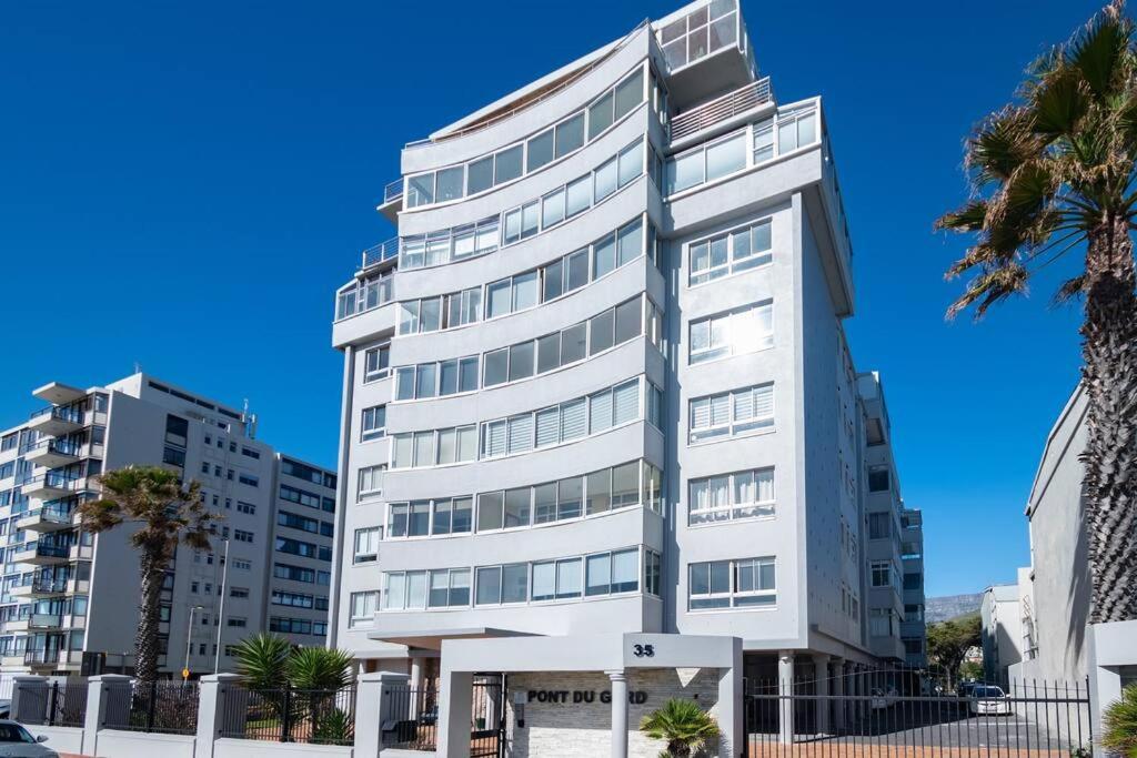 Coastal Comfort 2-bedroom In Mouille Point Apartment *