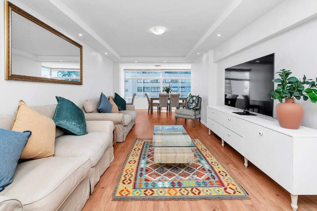 Coastal Comfort 2-bedroom In Mouille Point Apartment Cape Town